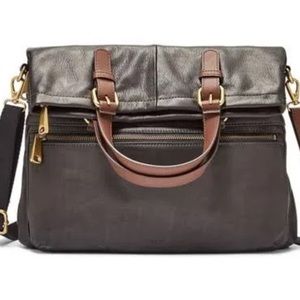 Fossil explorer fold over in black, in like new condition!